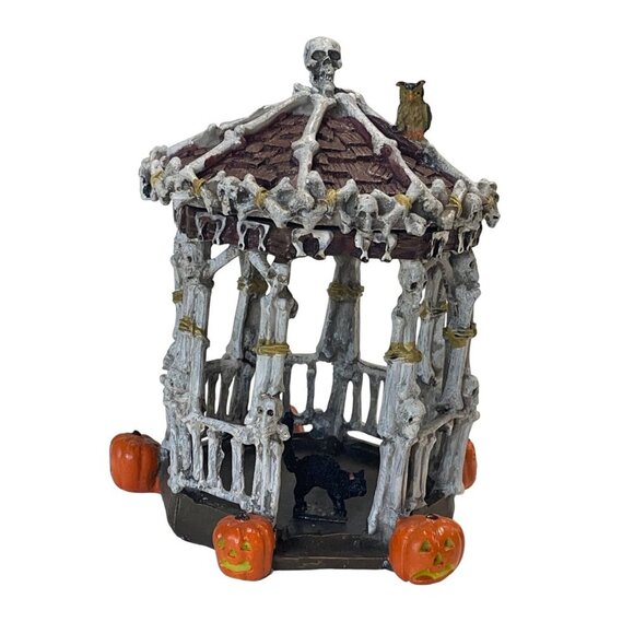 Spooky Town SKELETON GAZEBO Halloween Village Lemax 2019 Retired - Picture 1 of 8
